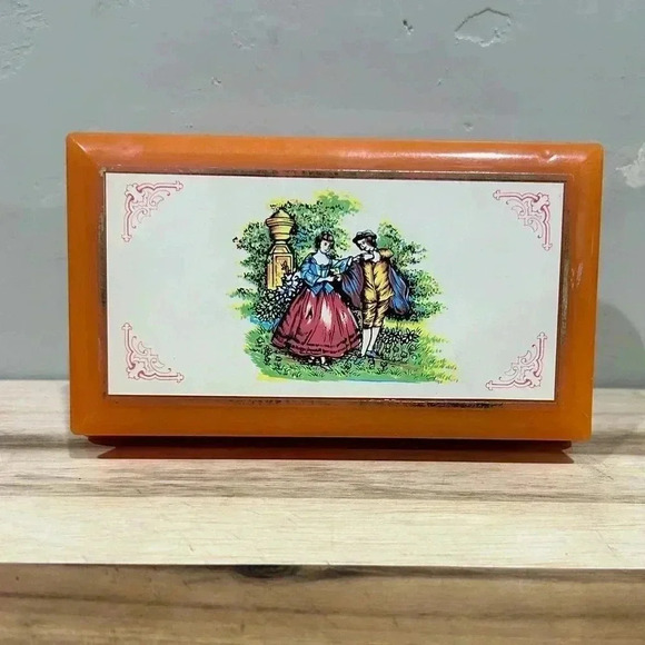 Vintage Yap’s Music Box. Flip top. Mirror. Twirling Ballerinas. Still Works! - Picture 7 of 12